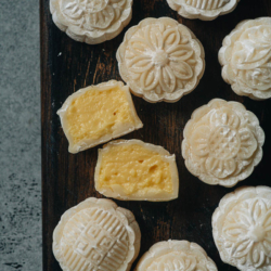 The snow skin mooncake is made with a sweet mochi dough and a creamy custard filling, stamped with a beautiful pattern that celebrates the Mid-Autumn Festival. I shared many step-by-step photos and a video to show you how to make them in your own kitchen. It’s the perfect recipe to celebrate the Mid-Autumn Festival. {Vegetarian}