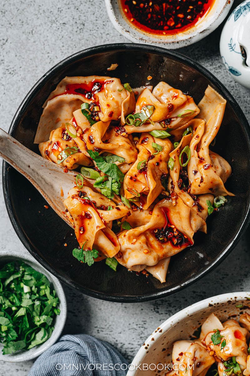 Sichuan Spicy Wonton in Chili Oil (红油抄手) - Omnivore's Cookbook