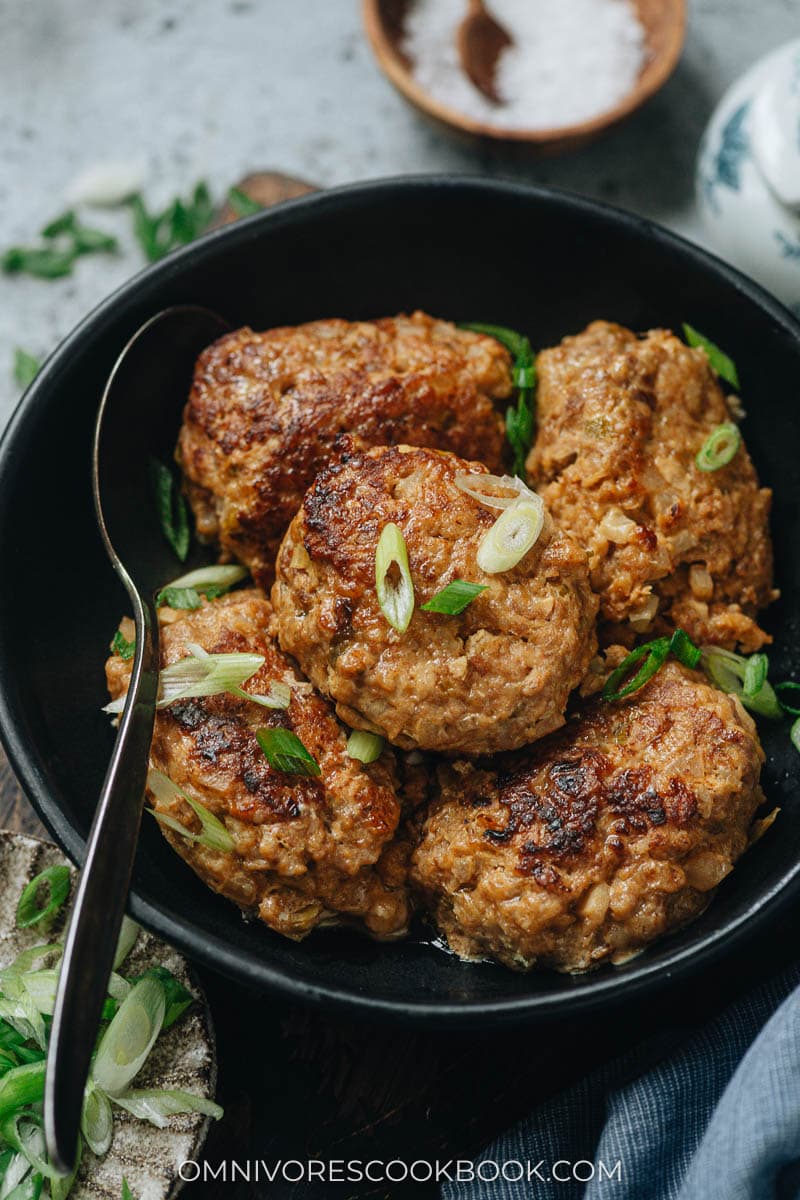 Steamed lion’s head meatballs 