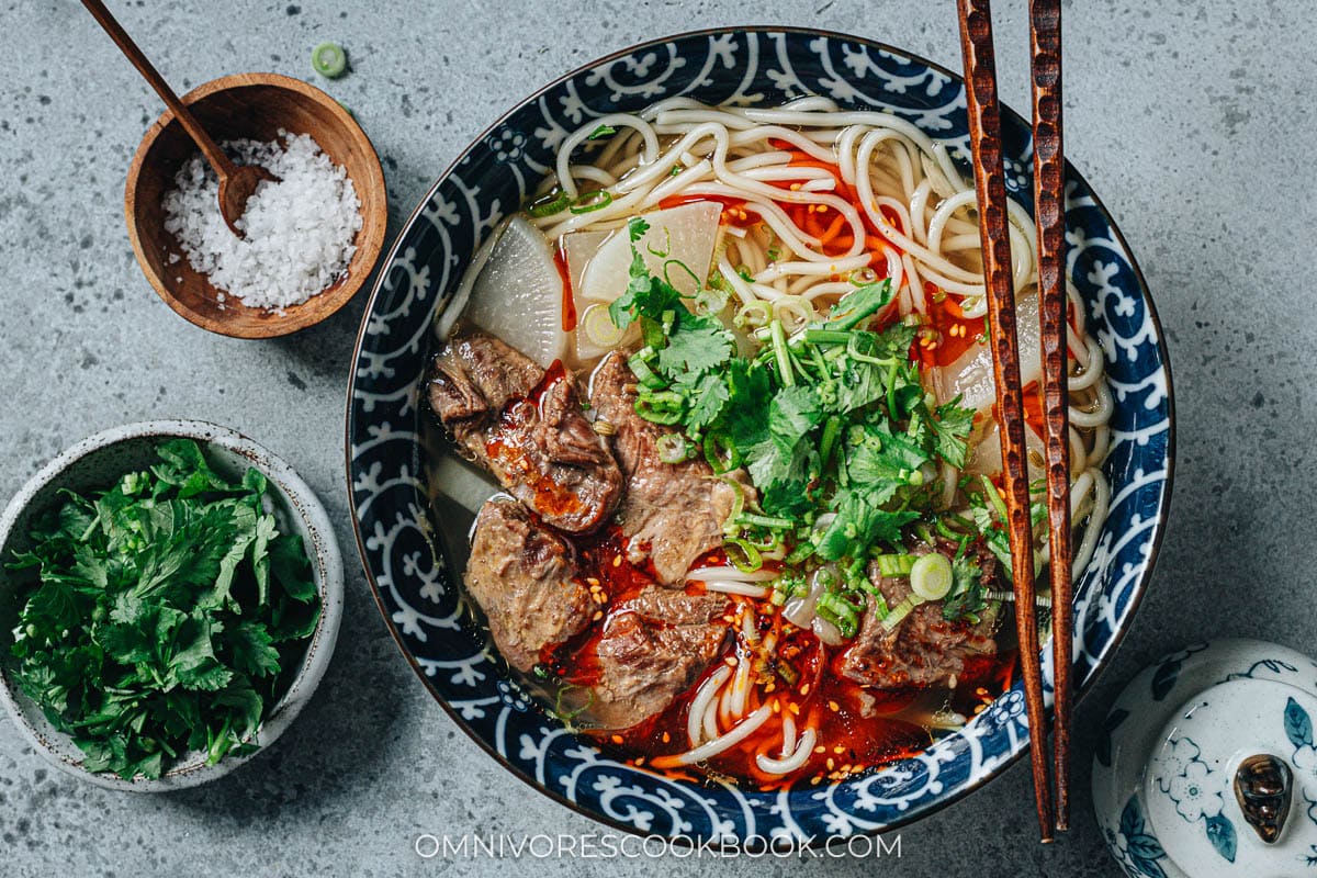 https://omnivorescookbook.com/wp-content/uploads/2023/10/230911_Langzhou-Beef-Noodle-Soup_5.jpg