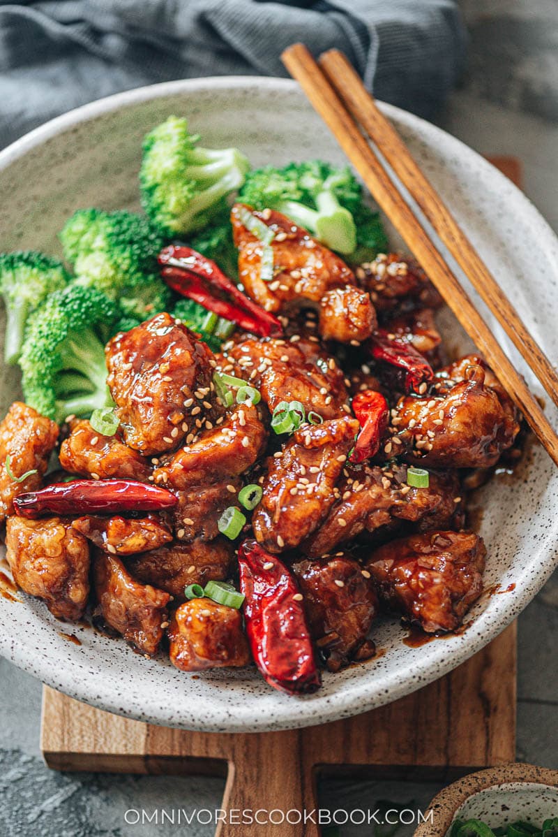 General Tso’s Chicken served with broccoli close up
