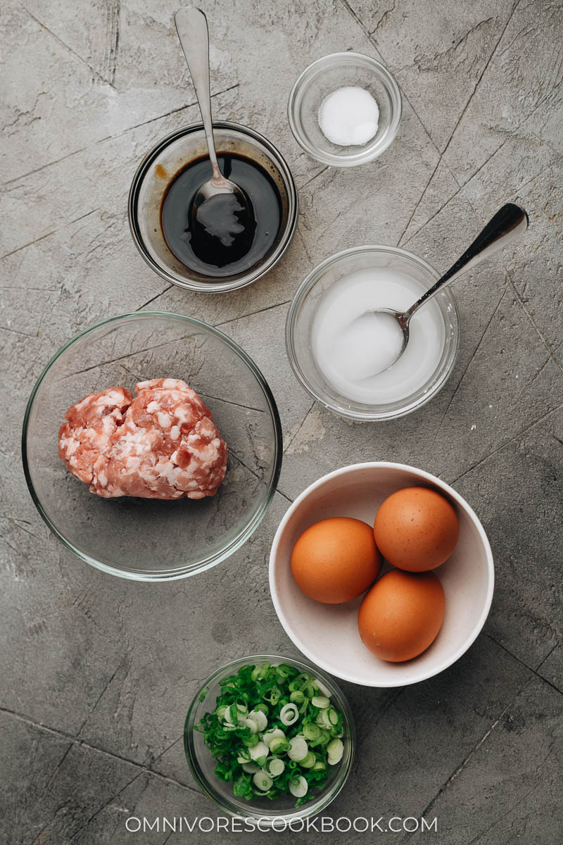 Ingredients for steamed egg with minced pork