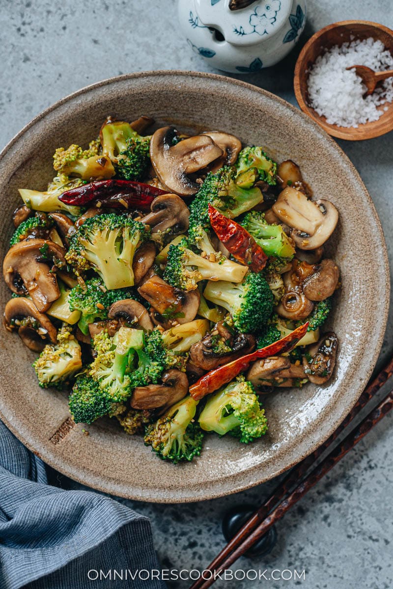 Stir fried broccoli with mushrooms