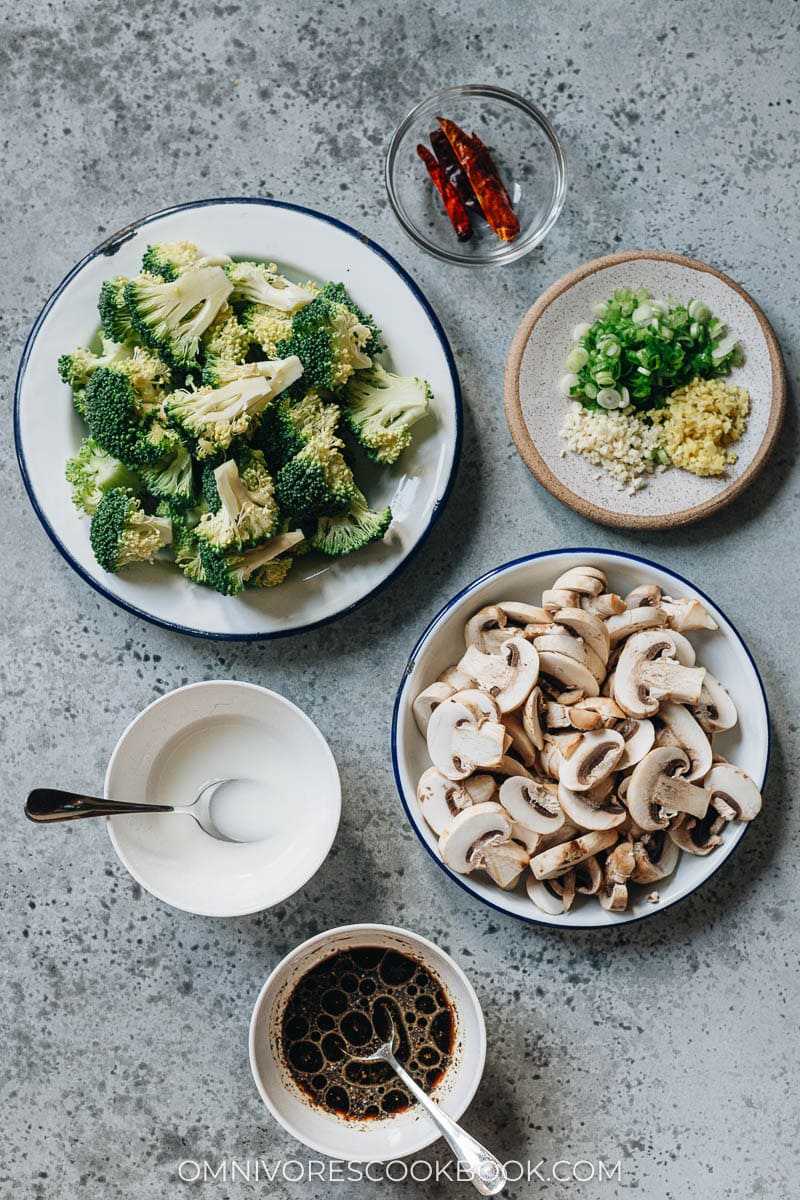 Ingredients for making broccoli and mushroom stir fry
