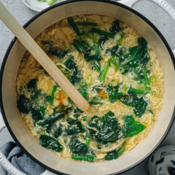 Introducing spinach egg drop soup, a quick and simple soup that is satisfying to drink and full of nutrition. It is a great side dish to serve with your dinner, helping you add more green vegetables to your table. {Gluten-Free}