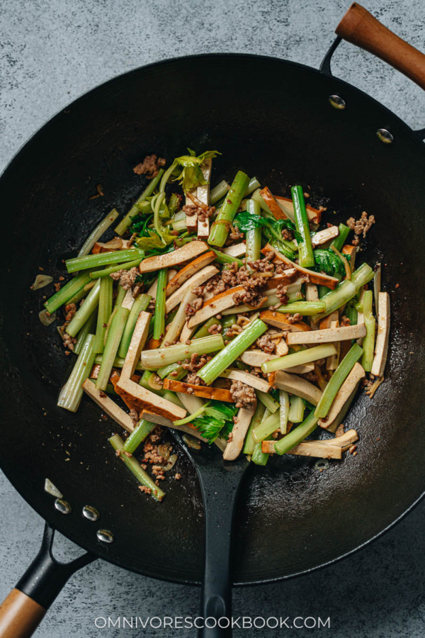 Dried Tofu And Celery Stir Fry 西芹炒香干 Omnivore S Cookbook