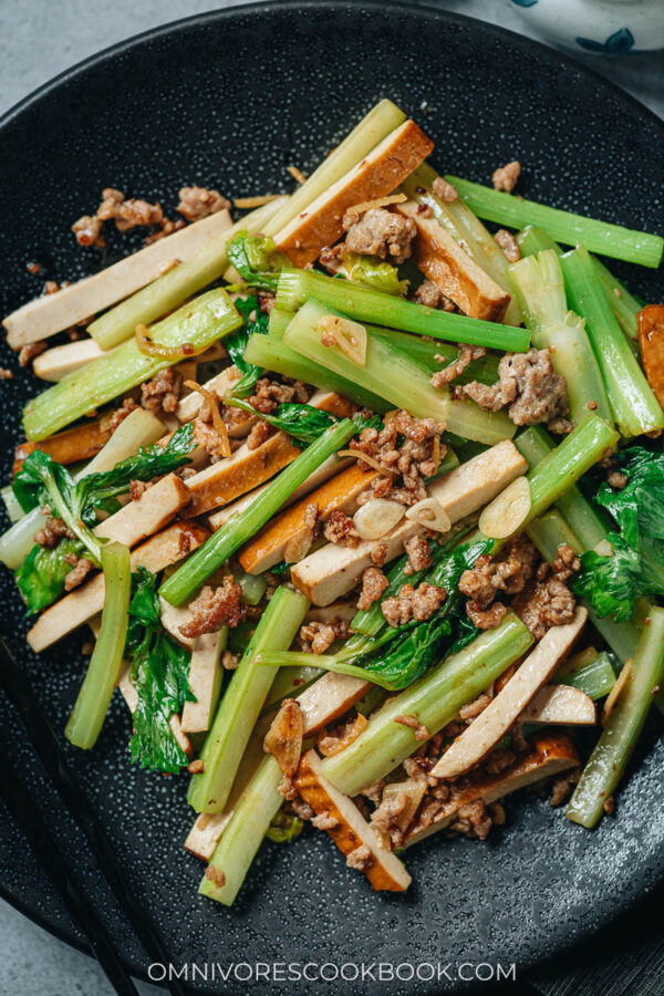 Dried Tofu and Celery Stir Fry (西芹炒香干) Omnivore's Cookbook