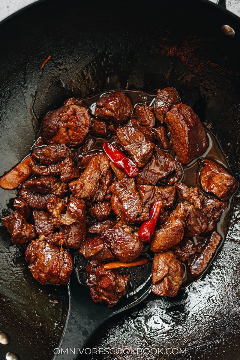 Red braised lamb in a wok