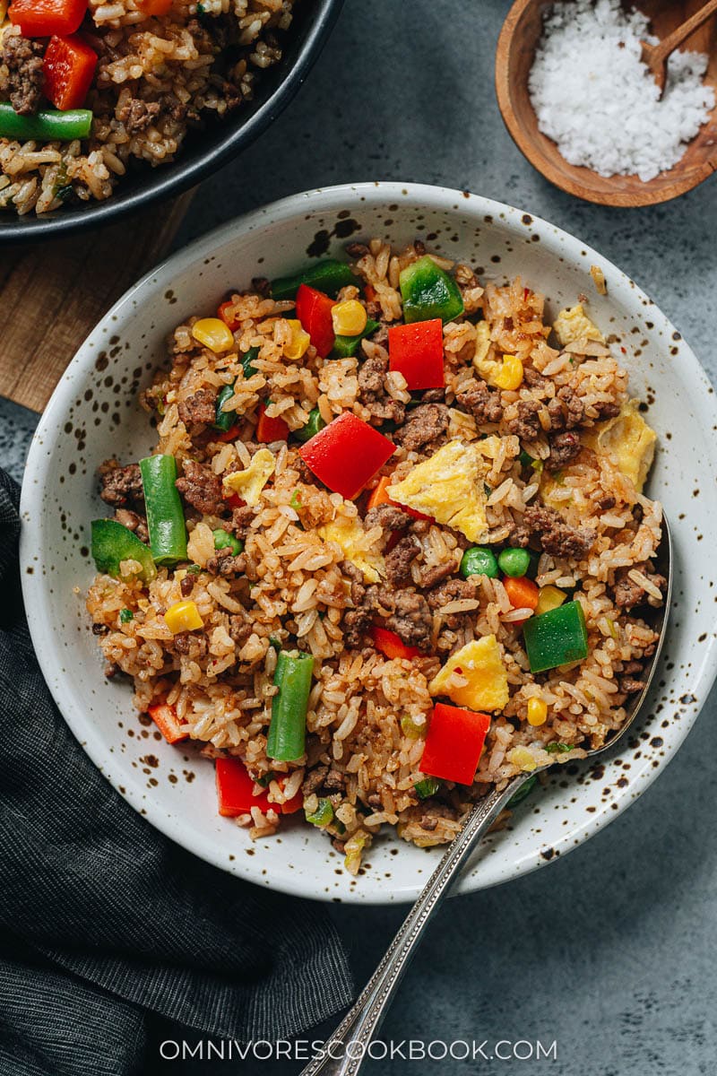 Beef fried rice with pepper and egg