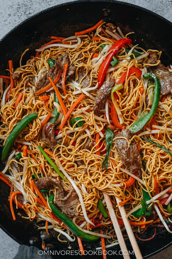 Chinese Beef Chow Mein (牛肉炒面) - Omnivore's Cookbook