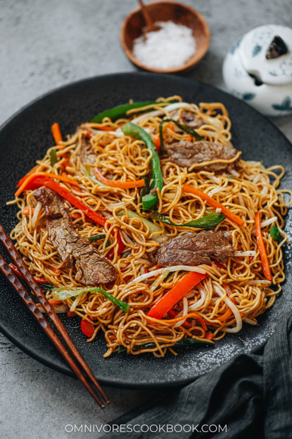 Chinese Beef Chow Mein (牛肉炒面) - Omnivore's Cookbook