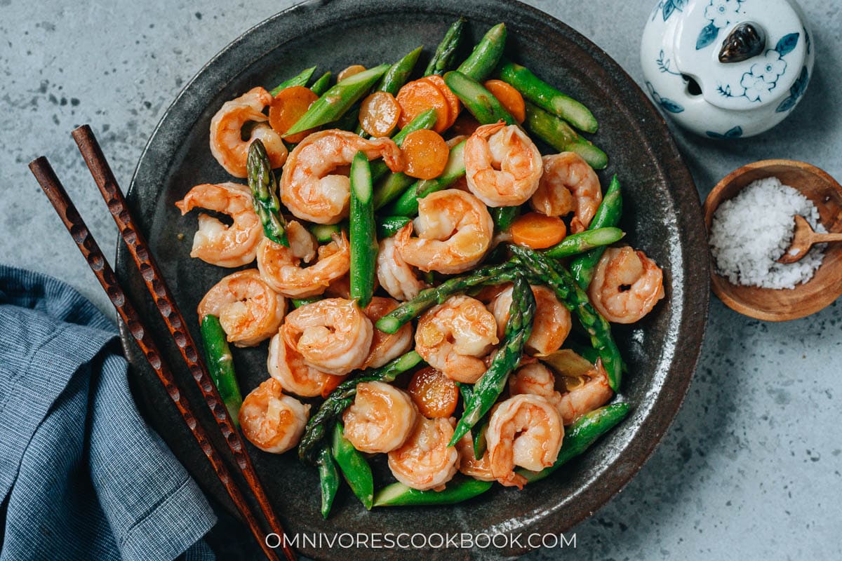 Shrimp and Asparagus Stir Fry - Omnivore's Cookbook