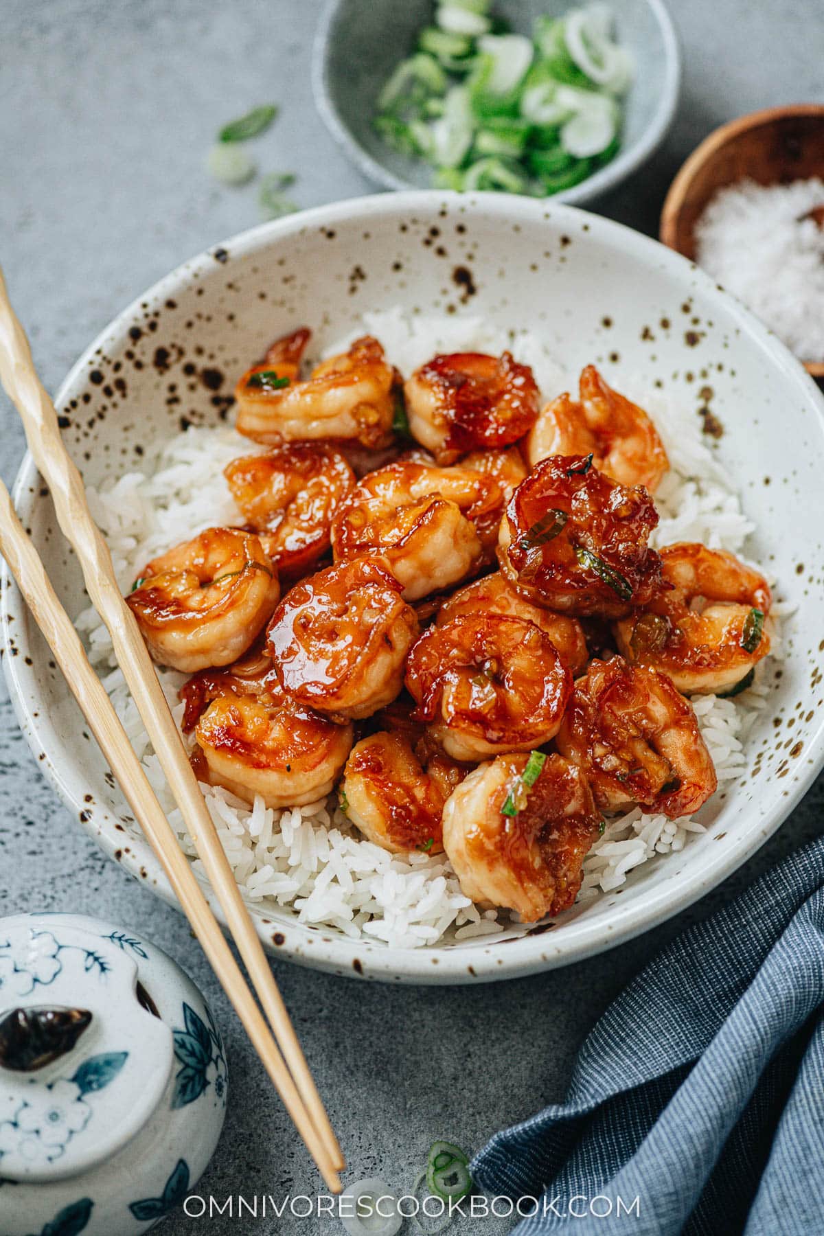 Chinese honey garlic shrimp served with steamed rice