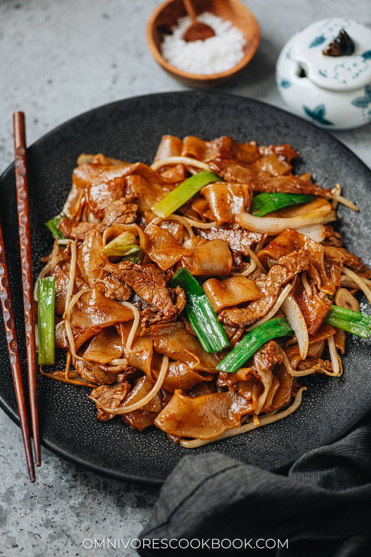 Beef chow fun served in a plate