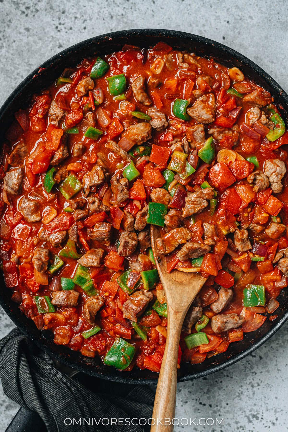 Lamb and tomato noodle sauce