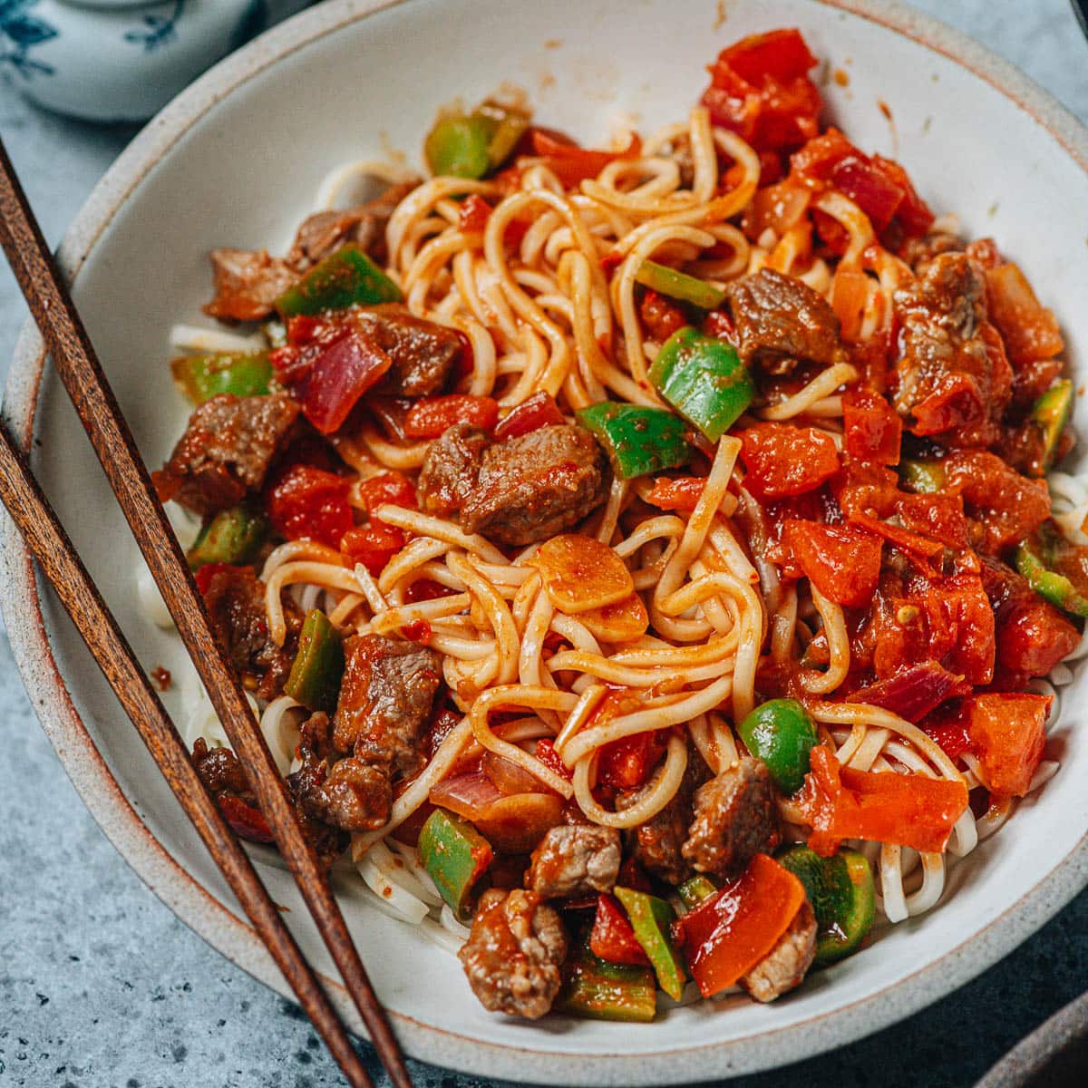 Noodles with Lamb Sauce (Laghman, 新疆拌面)