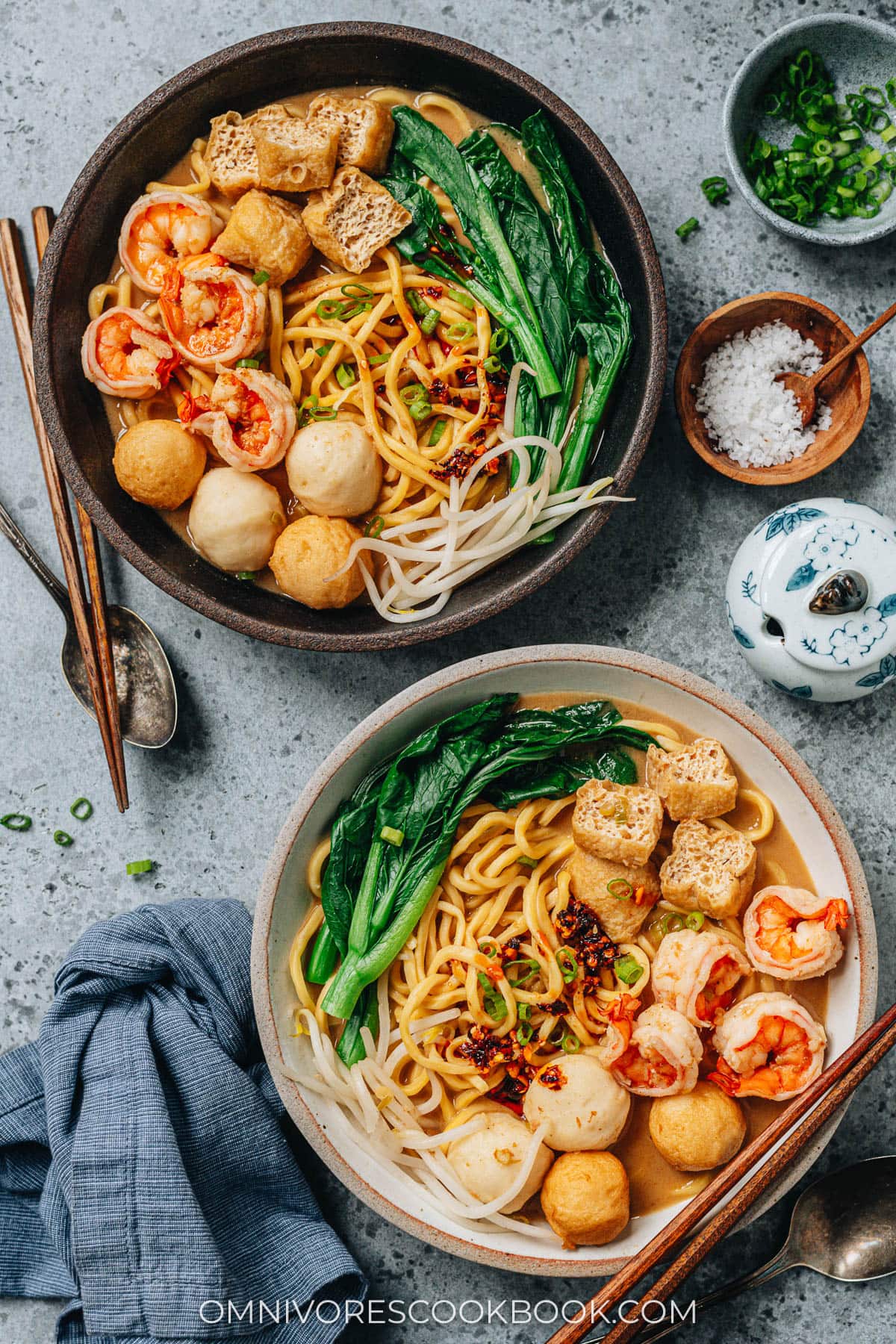 Shacha Mian in two bowls