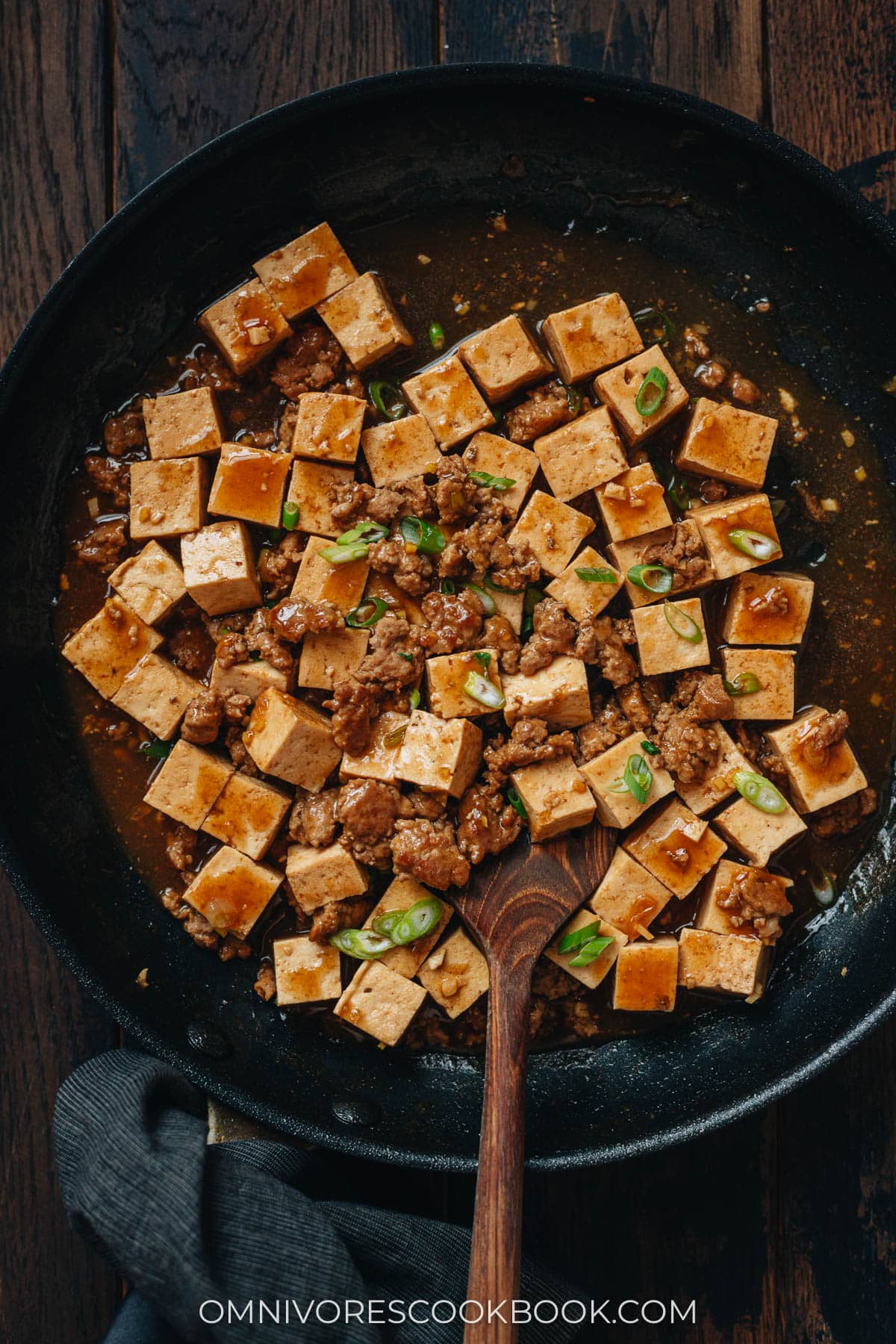 Tofu with minced pork in a pan