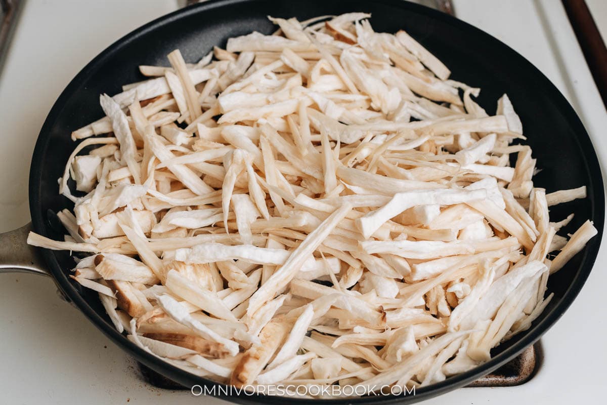 Cook king oyster mushroom