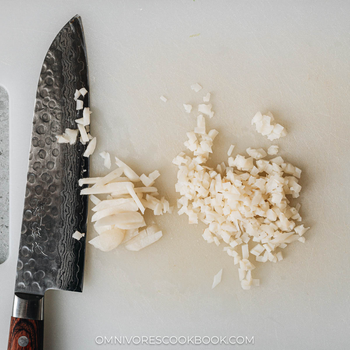 How to cut canned water chestnut