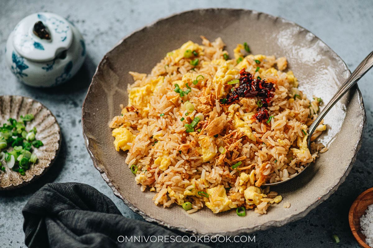 Chinese style garlic fried rice