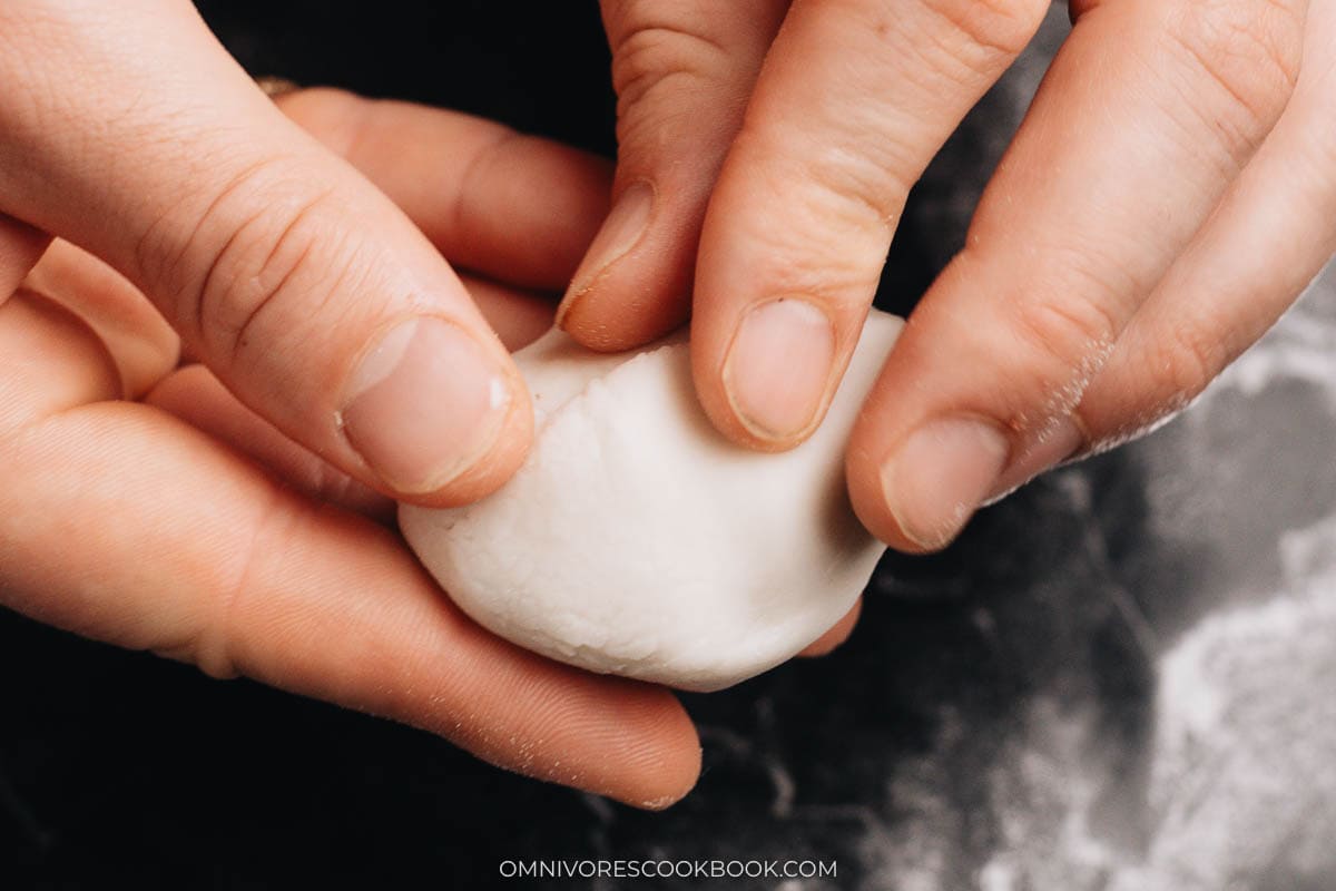 How to seal sesame balls