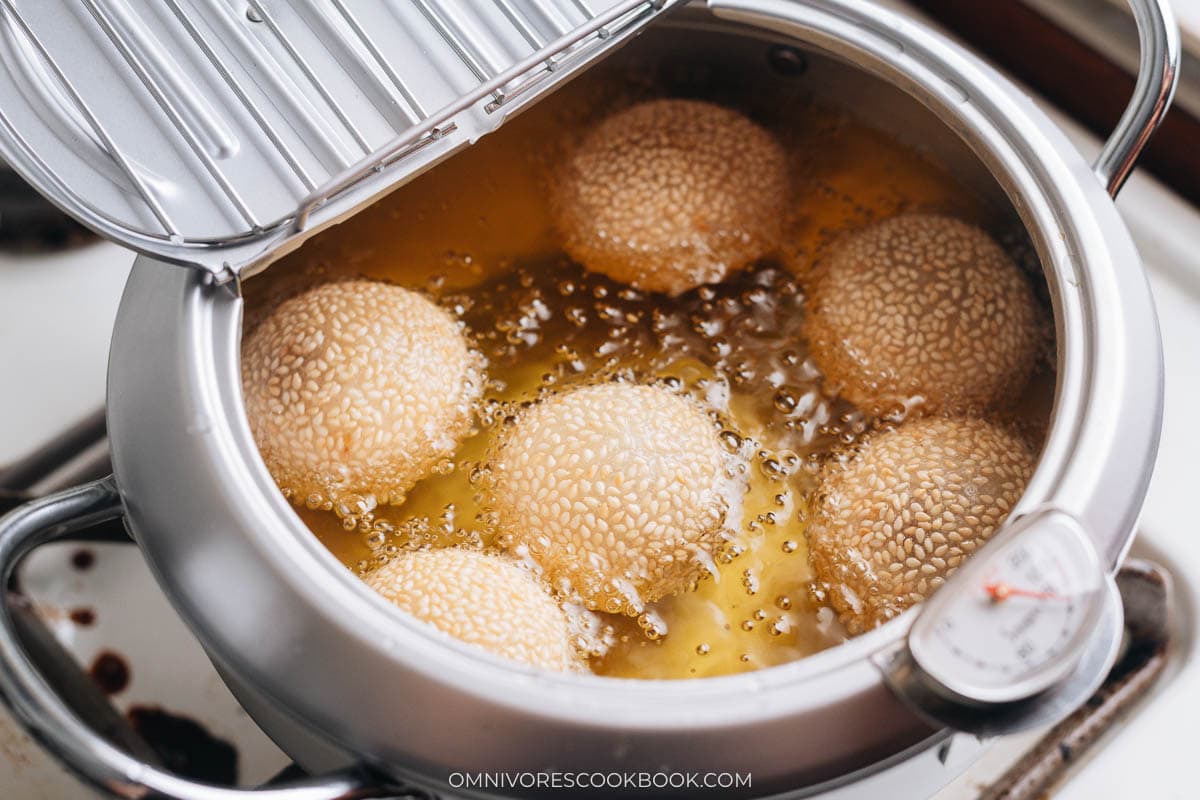 Deep frying sesame balls