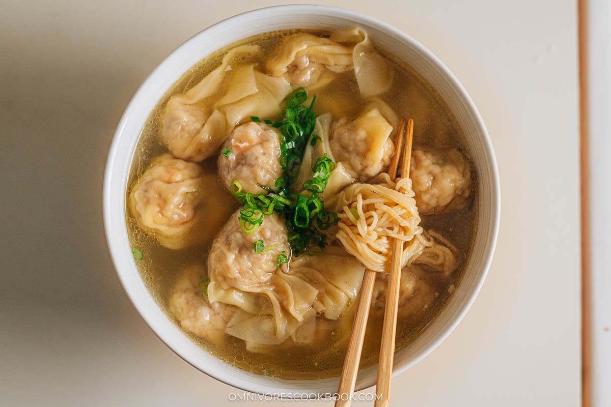 Wonton noodle soup