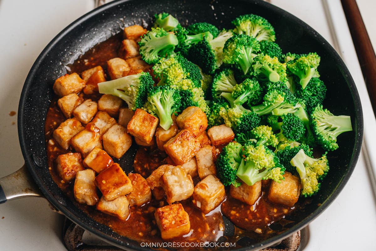 Add back tofu and broccoli