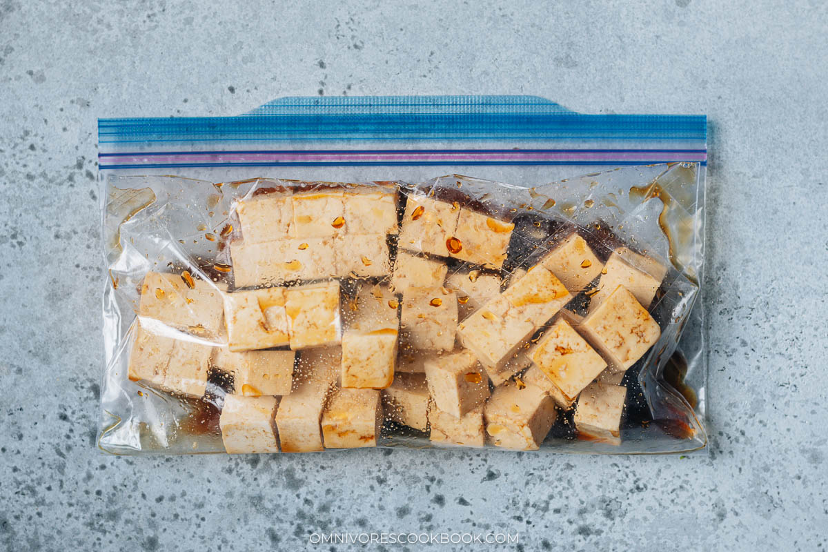 Marinating tofu in a ziplock bag