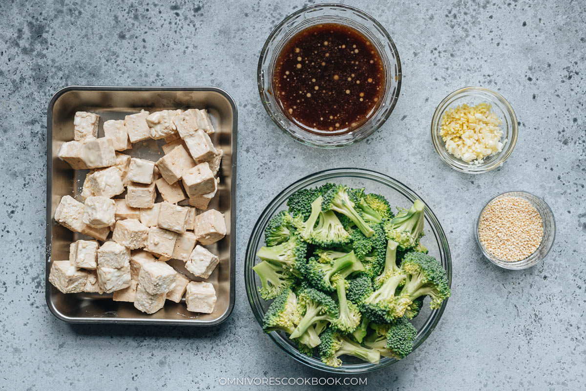 Tofu and broccoli ingredients