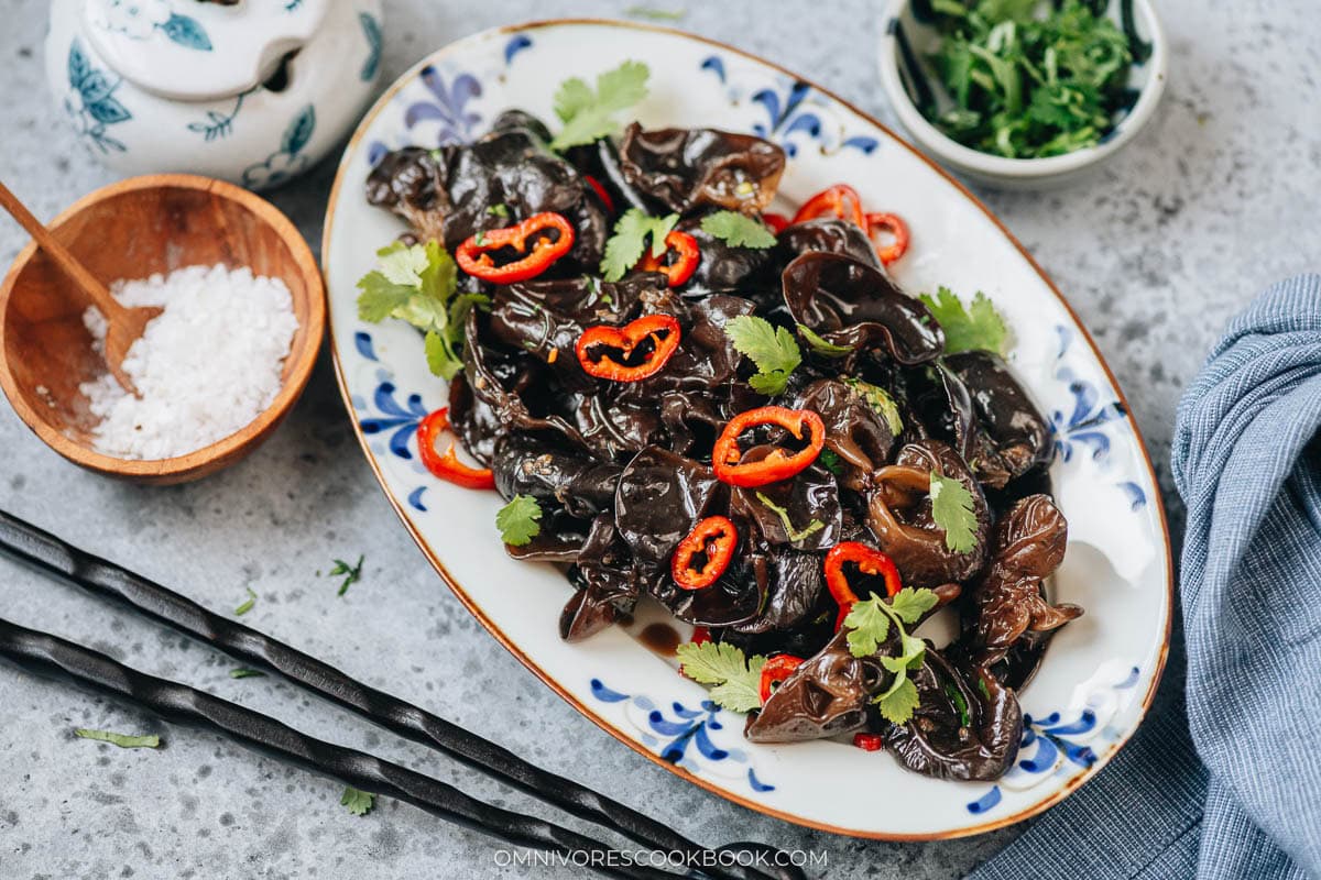 Wood Ear Mushroom Salad (凉拌木耳)