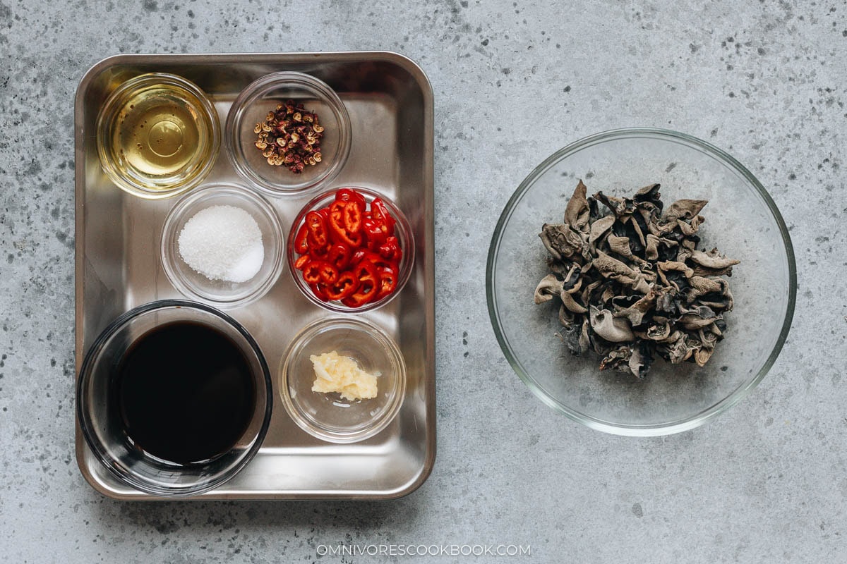 Ingredients to make wood ear mushroom salad