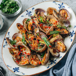 Enjoy stir fried clams in black bean sauce that is bursting with rich fragrance and a deep savory taste. {Gluten-Free Adaptable}