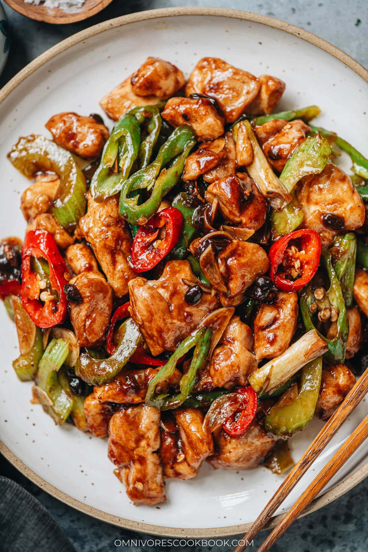 Hunan chicken served in a plate close up