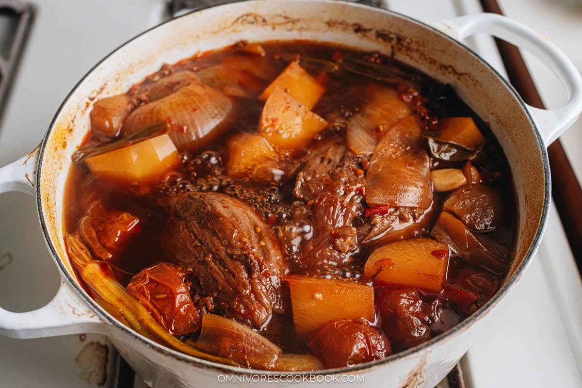 Braised beef with vegetables