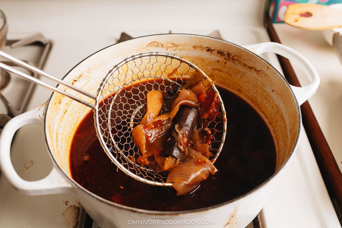 Removing aromatics from the pot