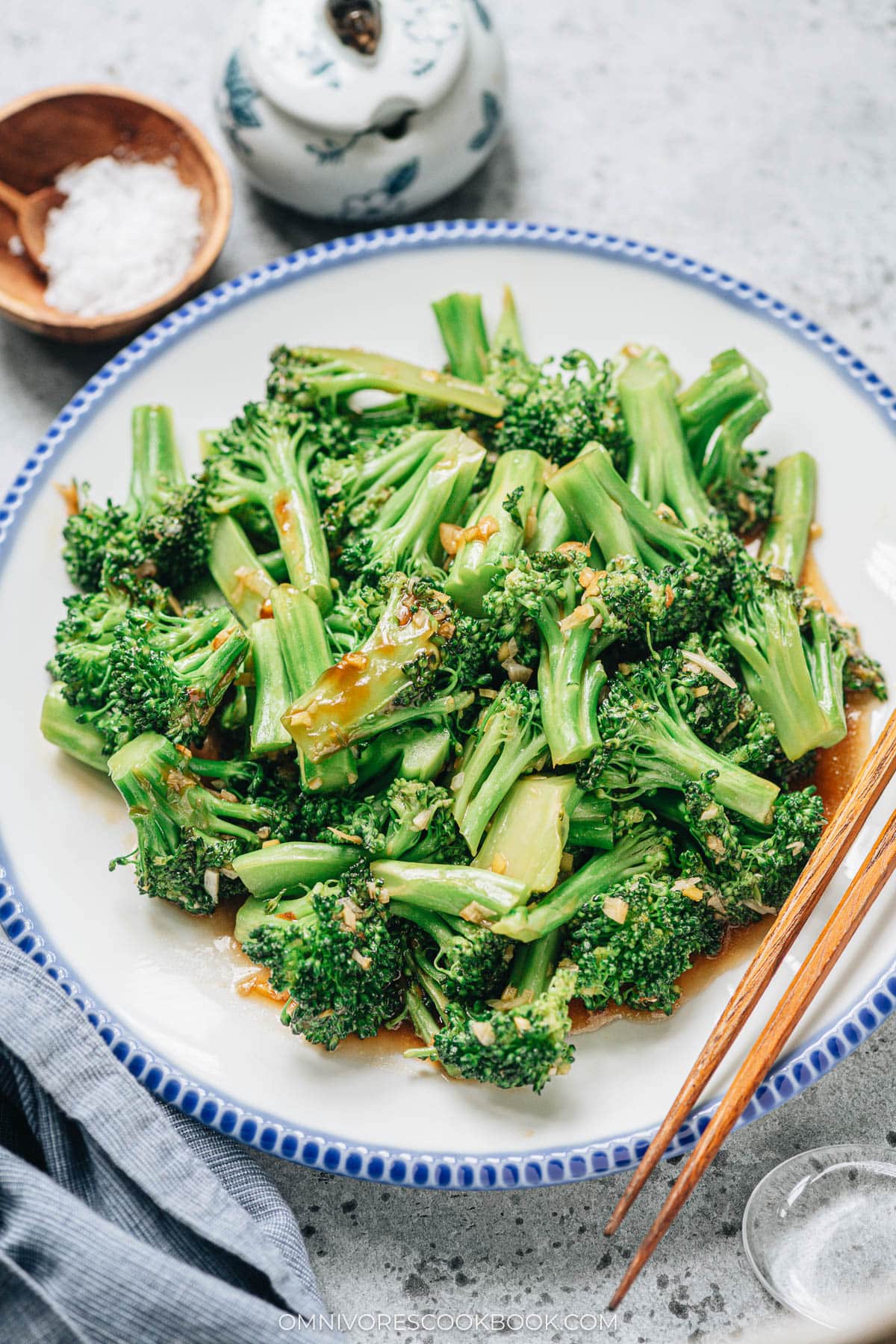 Homemade broccoli with garlic sauce