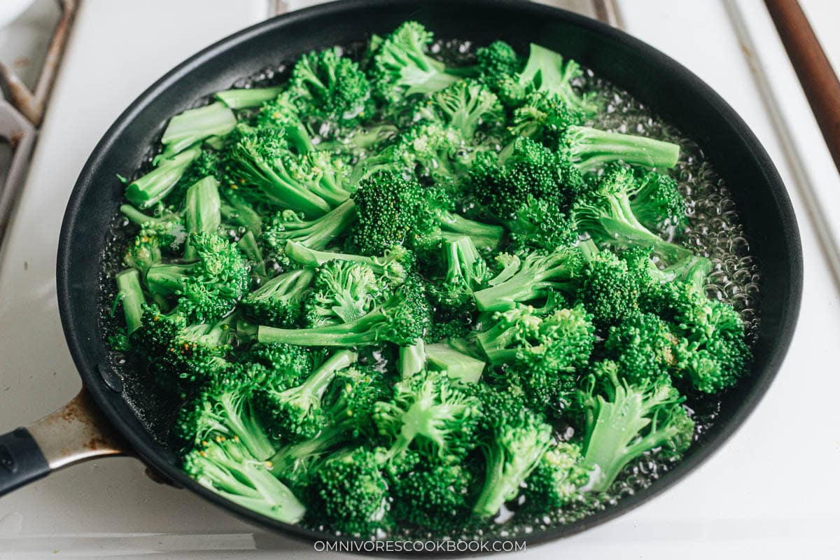 Blanching broccoli