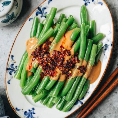 Chinese green beans with spicy peanut sauce