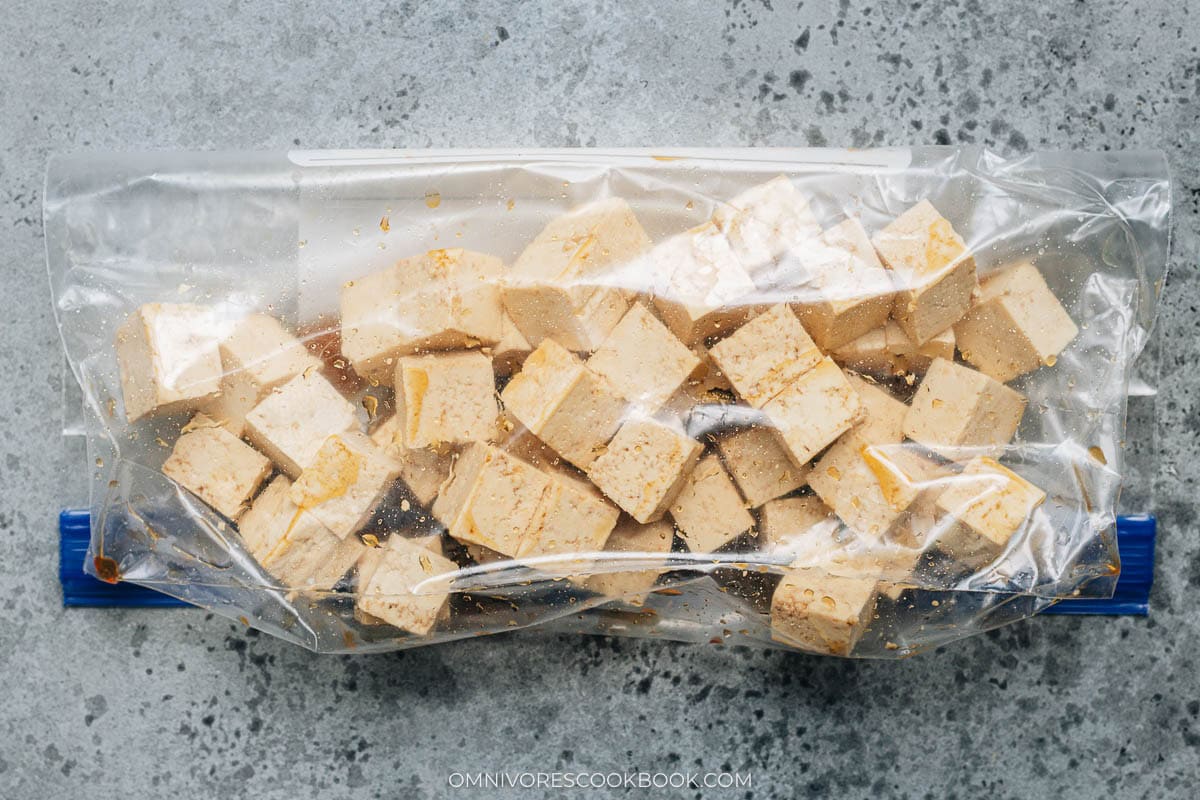 Marinating tofu in a bag