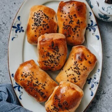 Kao Bao Zi (Chinese baked buns with lamb filling)