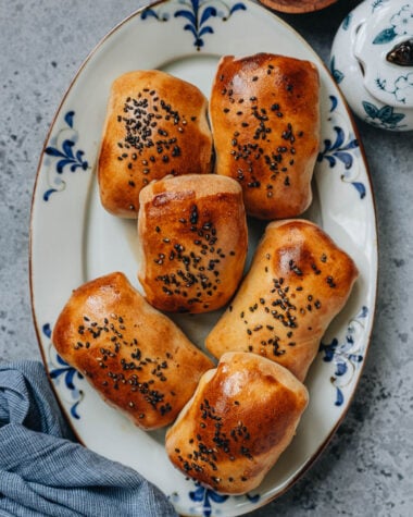 Kao Bao Zi (Chinese baked buns with lamb filling)