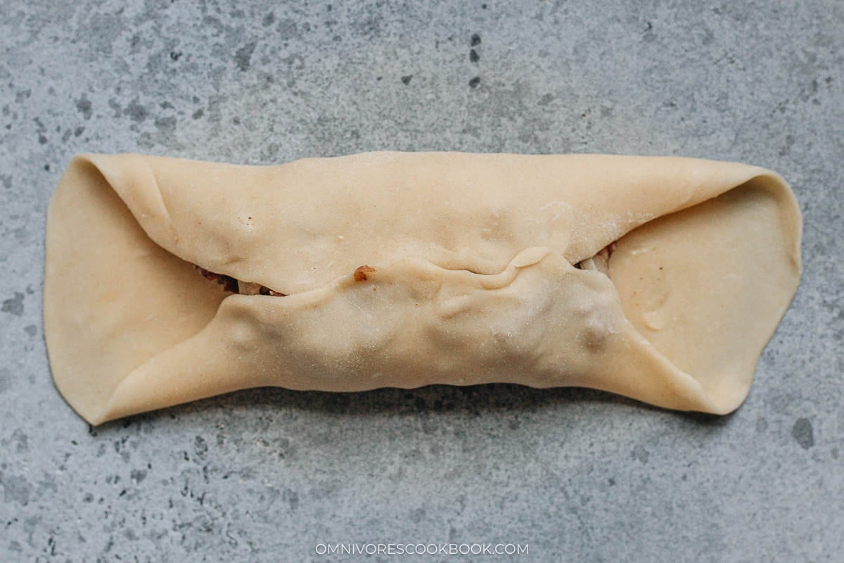 Seal the long side of the buns