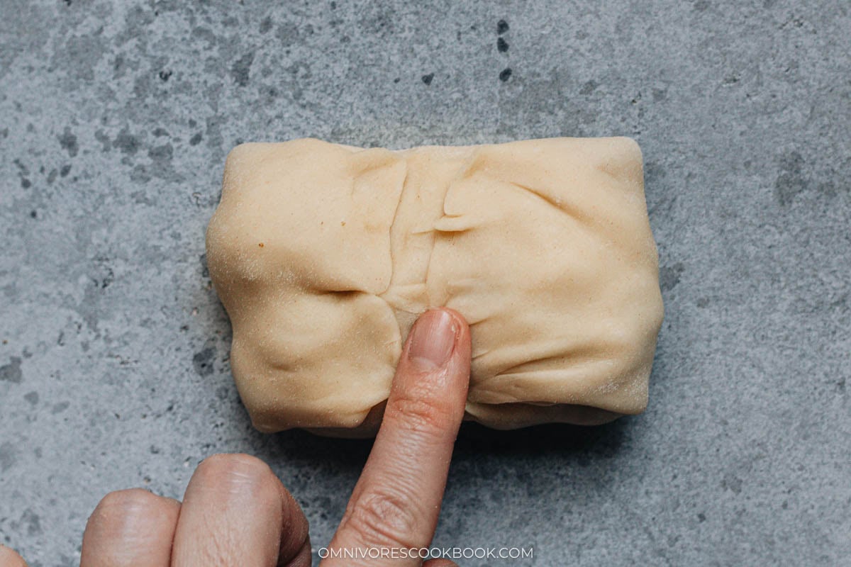 Seal the short side of the buns