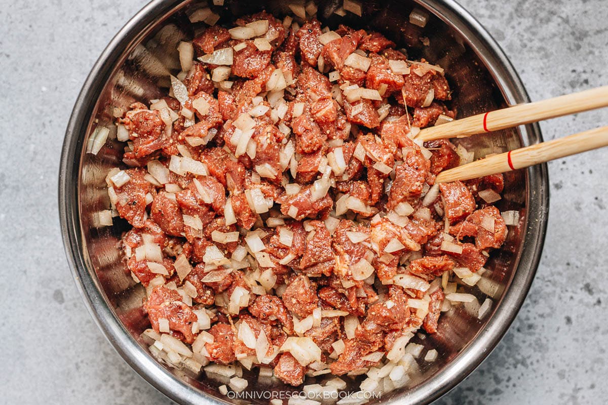 Lamb filling of the buns