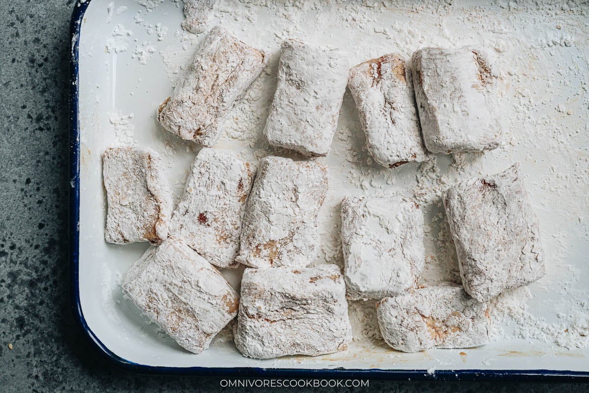 Coating ribs with cornstarch