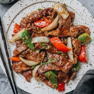 Chinese black pepper steak served in a plate