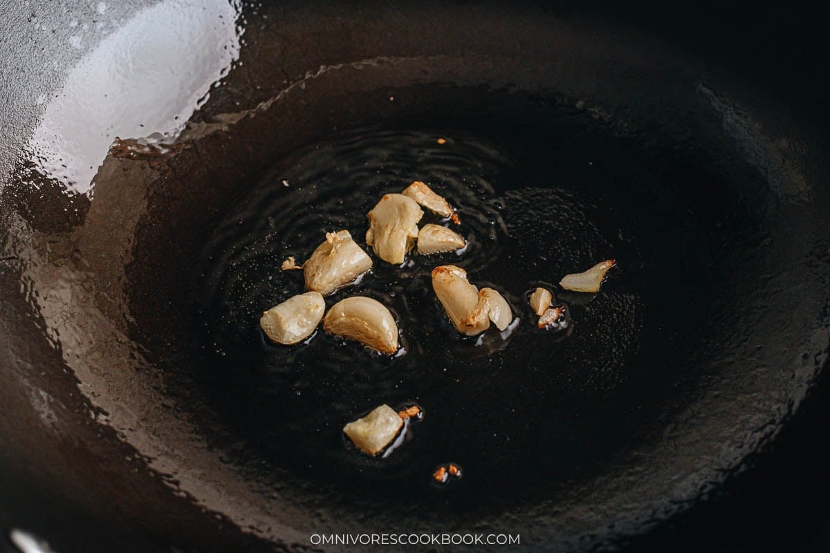 Cooking garlic