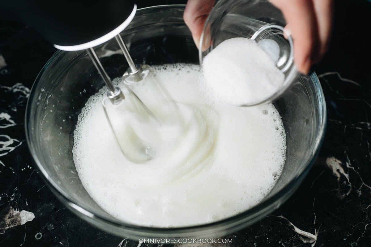 adding sugar to egg whites